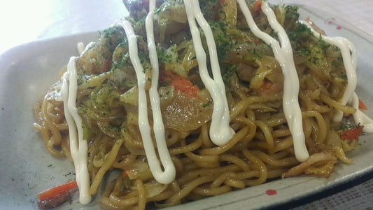 和食器(信楽焼)に盛る。