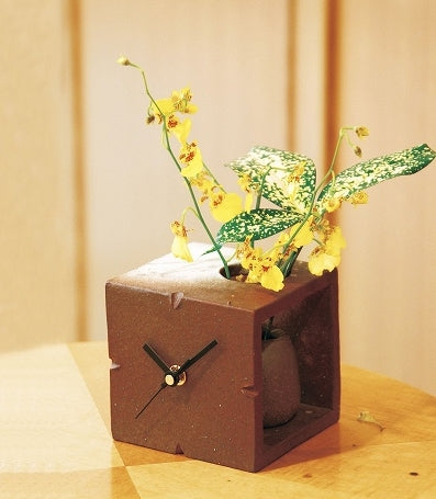 置時計 レッドキューブ(花入付)