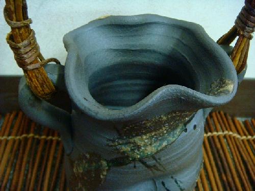 信楽焼 花器 黒窯変形
