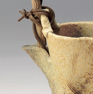 つる付花入 古陶片口櫛目