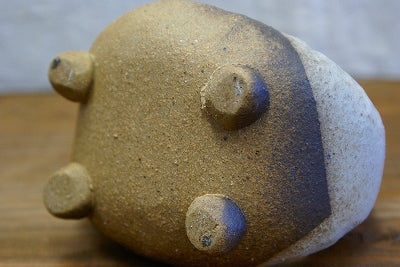 信楽焼 ミニ花入 白釉足付鈴音(剣山付)